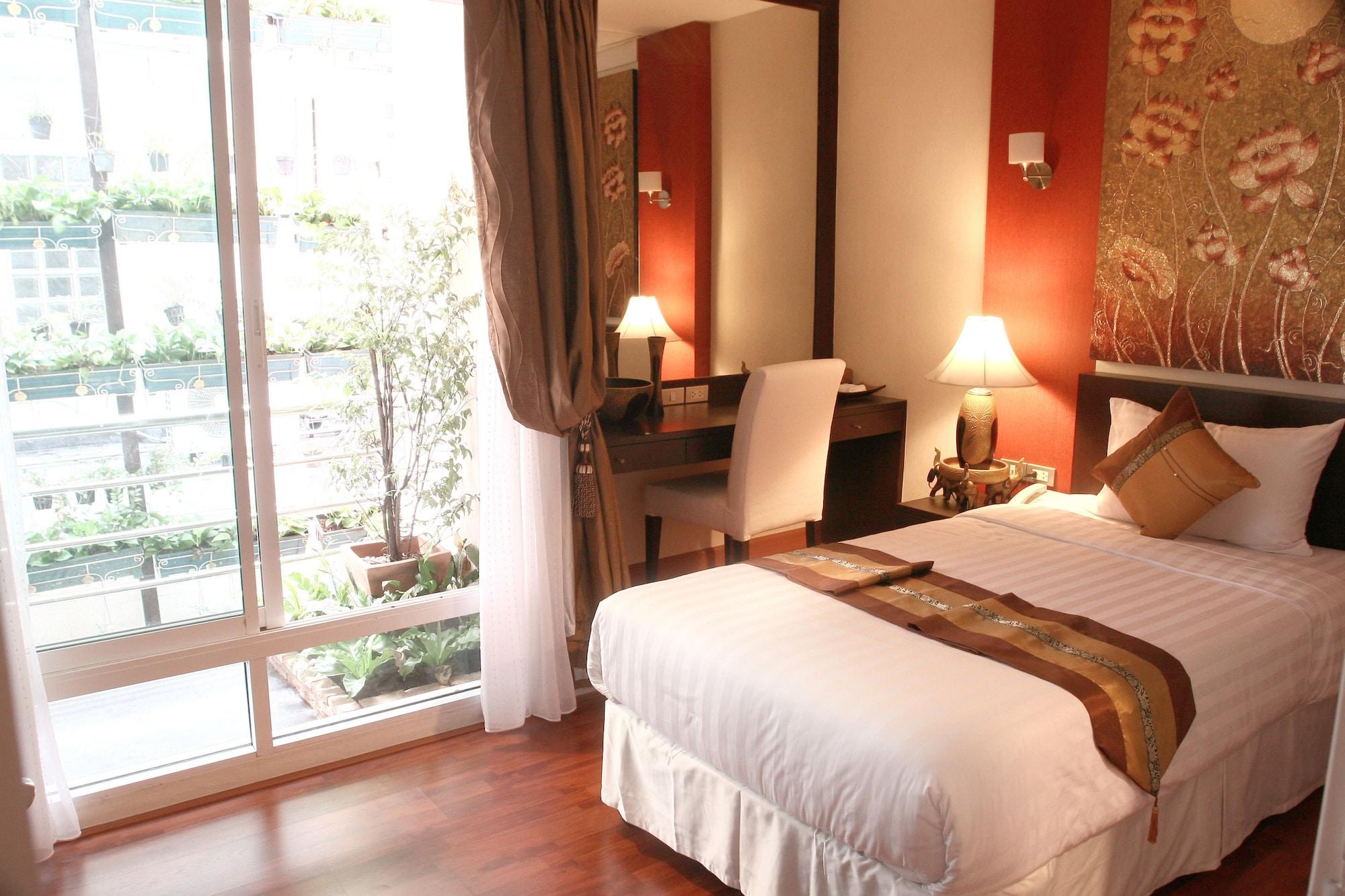 Mirth Sathorn Hotel Bangkok Esterno foto