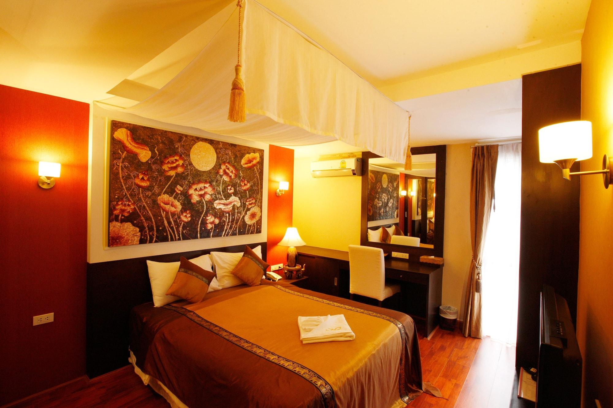 Mirth Sathorn Hotel Bangkok Esterno foto