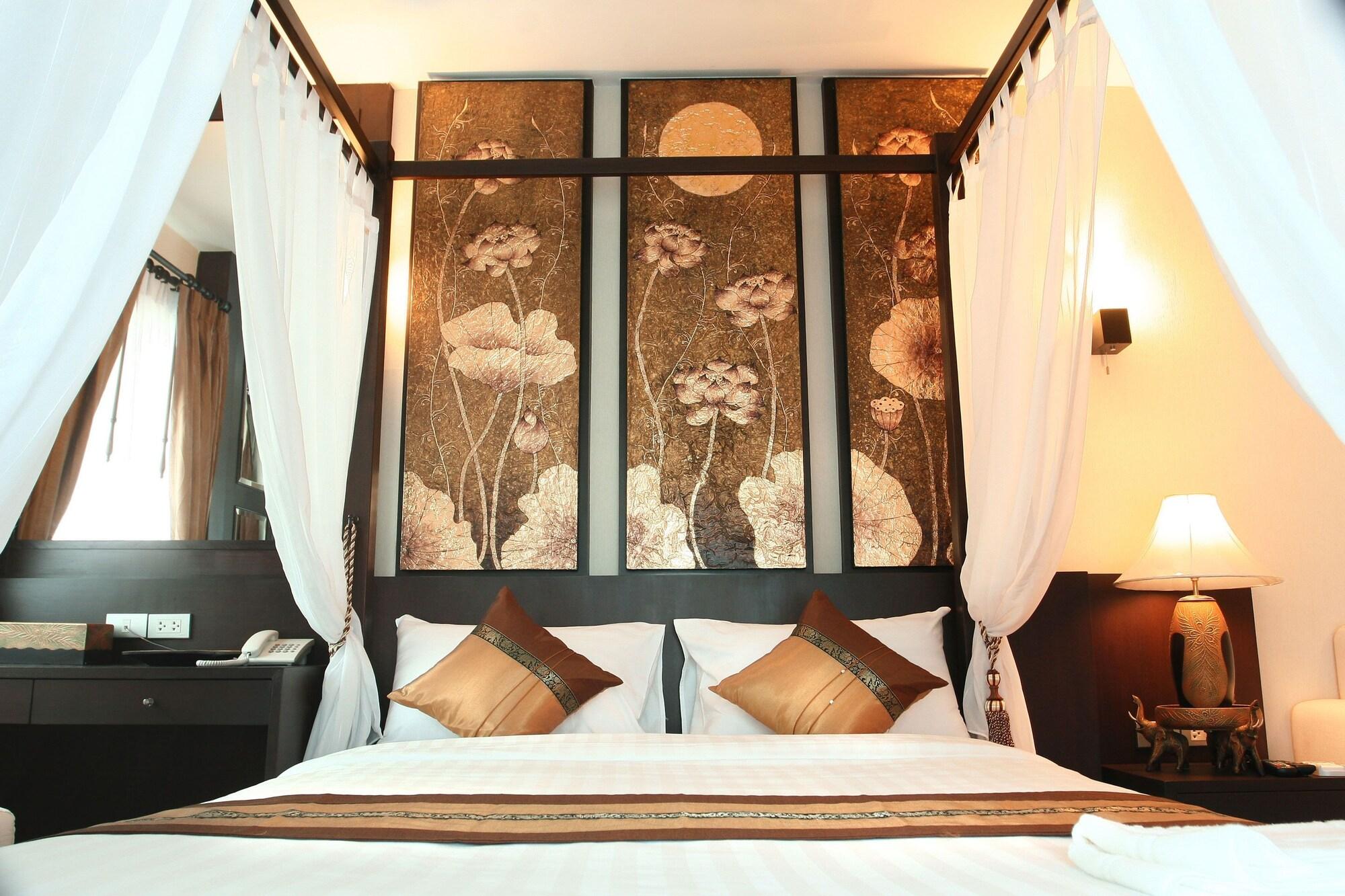 Mirth Sathorn Hotel Bangkok Esterno foto