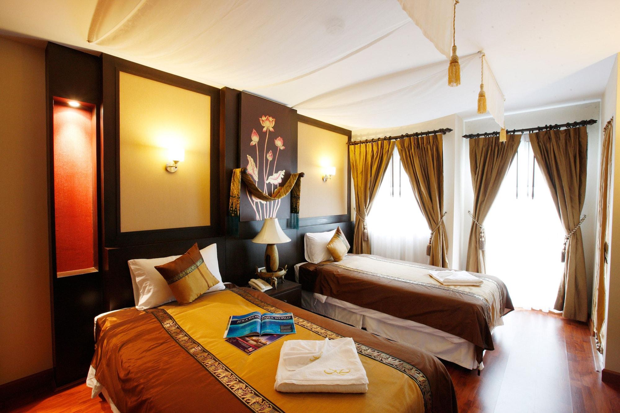Mirth Sathorn Hotel Bangkok Esterno foto