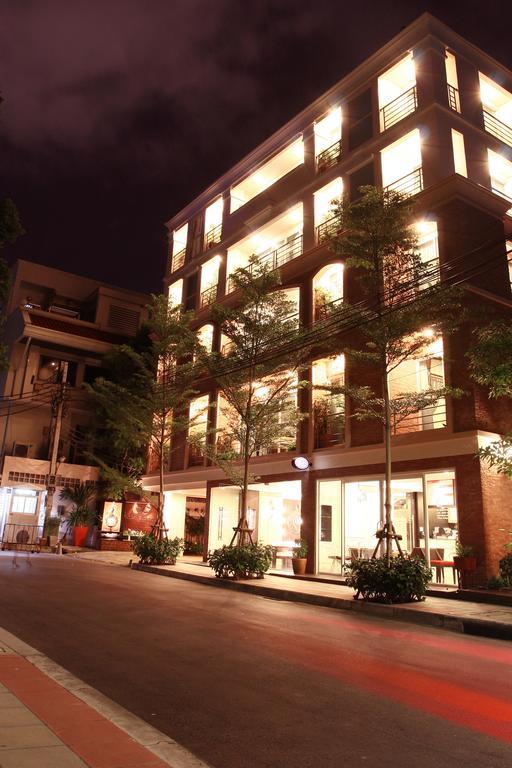Mirth Sathorn Hotel Bangkok Esterno foto