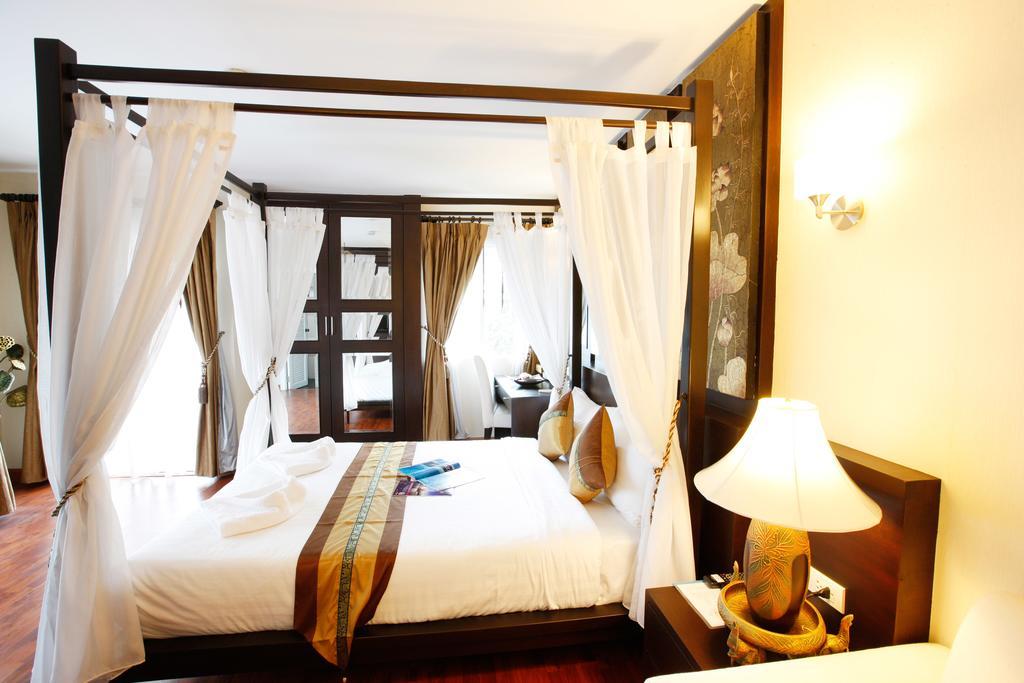 Mirth Sathorn Hotel Bangkok Esterno foto