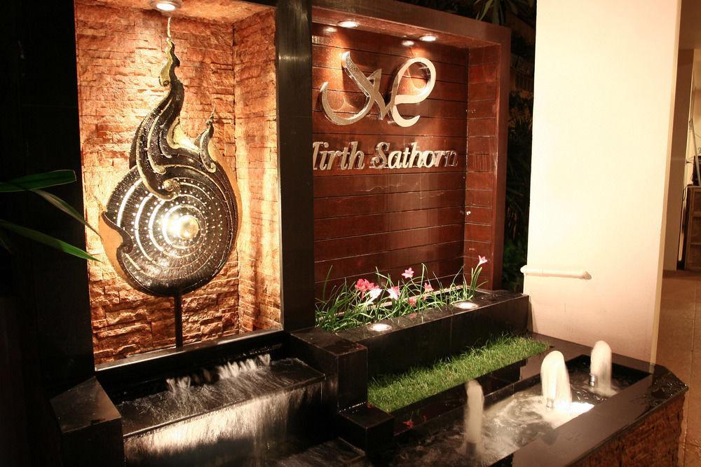 Mirth Sathorn Hotel Bangkok Esterno foto