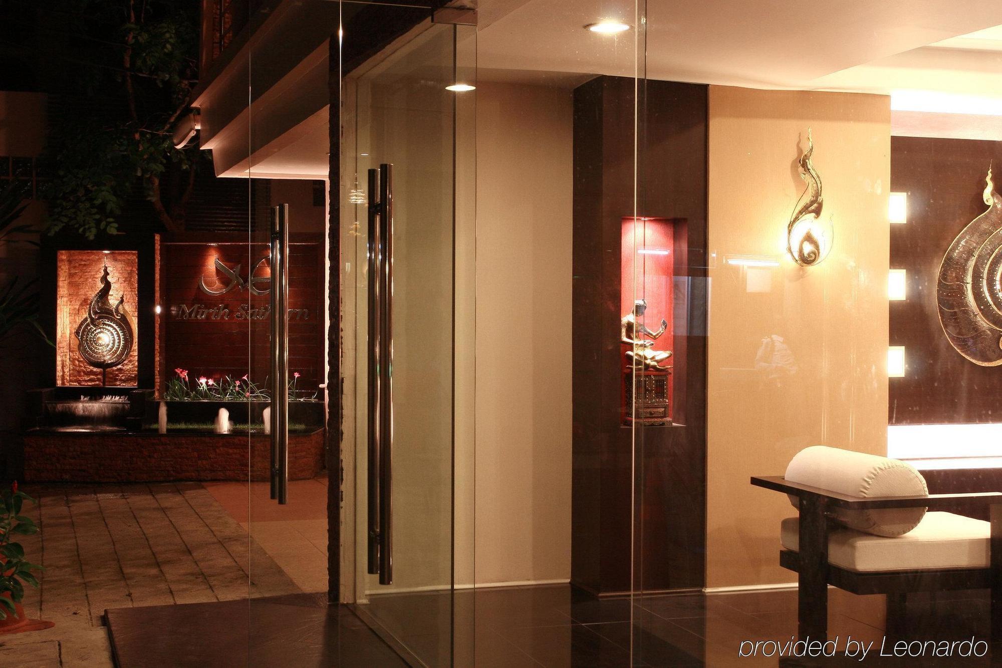 Mirth Sathorn Hotel Bangkok Esterno foto
